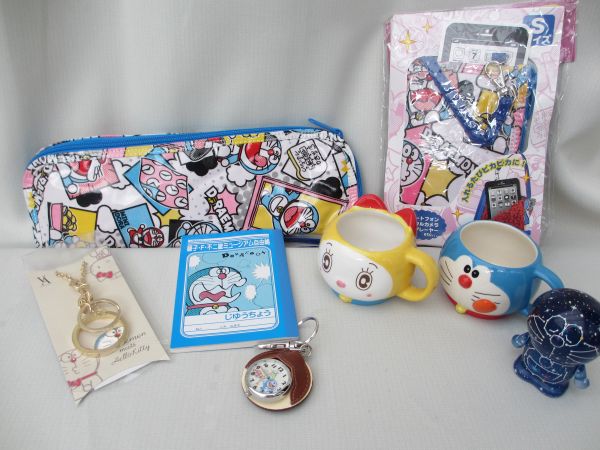 未使用■ドラえもん☆グッズ　8点♪カップ/ポーチ/時計　他