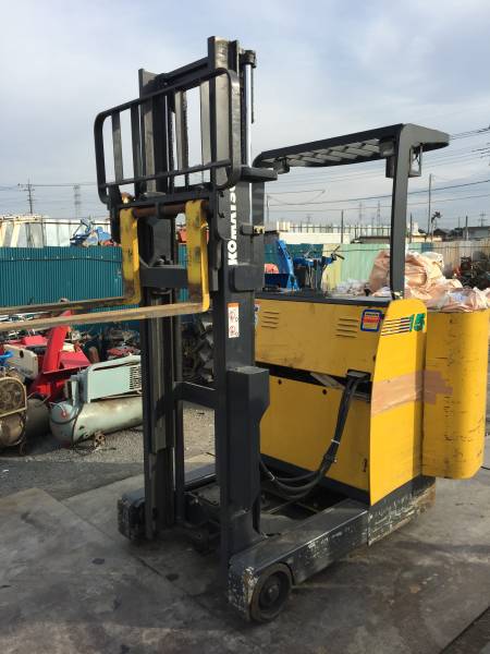 コマツ 電動式リーチフォークリフト FB15RS-12 1.5t