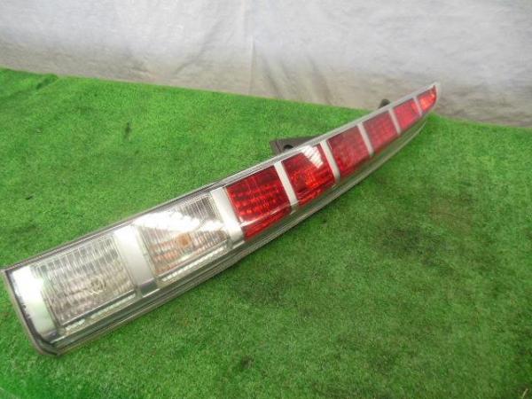 ムーヴカスタムL150S右テールランプ