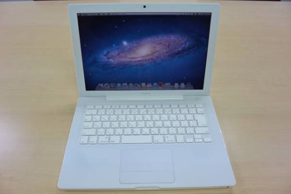 ◆ 美品　MacBook MB403J/A 13.3/2.4GHz/4GB/160GB/SD　◆