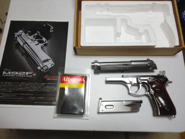 WE ベレッタM92F フルメタルシルバー 木グリップ付き