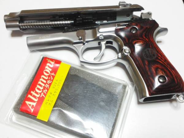 WE ベレッタM92F フルメタルシルバー 木グリップ付き