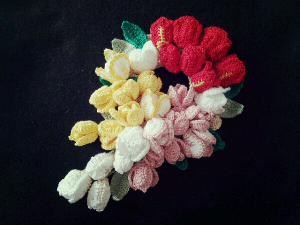 ハンドメイド＊レース編み チューリップのシュシュ