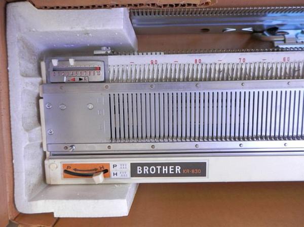 B6697L brother ブラザー 編み機 ゴム編み機 KR-830 現状 B6697L brother ブラザー 編み機 ゴム編み機 KR-830 現状