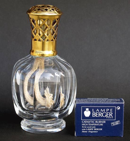 オールド・バカラ　ランプベルジェ “D Boule Baccarat”　希少