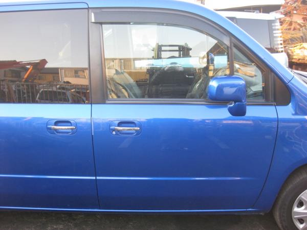 モビリオスパイク　GK1　フロントドア右　セット品！