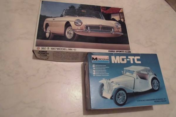 送料無料　アオシマ1/24 MG-B&モノグラム　1/24 MG-TC