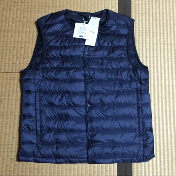 ユニクロ！ウルトラライトダウンＶベストネイビーS