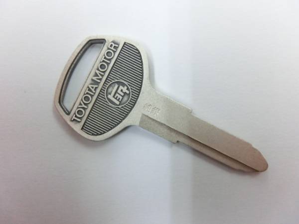 ☆シルバーキー 純銀 刻印 トヨタ TOYOTAMOTOR 1972 鍵(自動車)｜売買