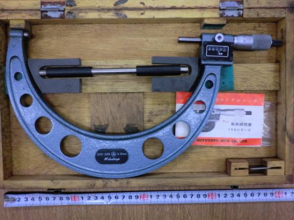 ミツトヨ Mitutoyo 200-225mm ケース 0.01mm マイクロメーター 