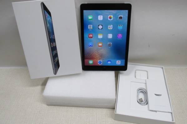 超美品☆ドコモ iPad Air Wi-Fi+Cellular 32GB MD792J/A ○ iPad本体