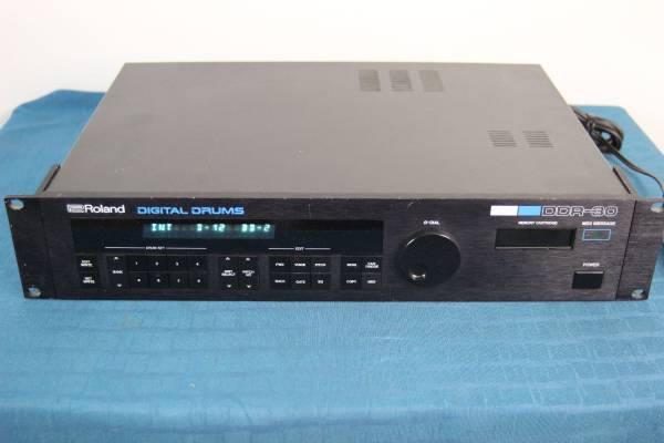 ☆Roland DIGITAL DRUMS DDR-30 ドラム音源 中古 通電OK(音源 