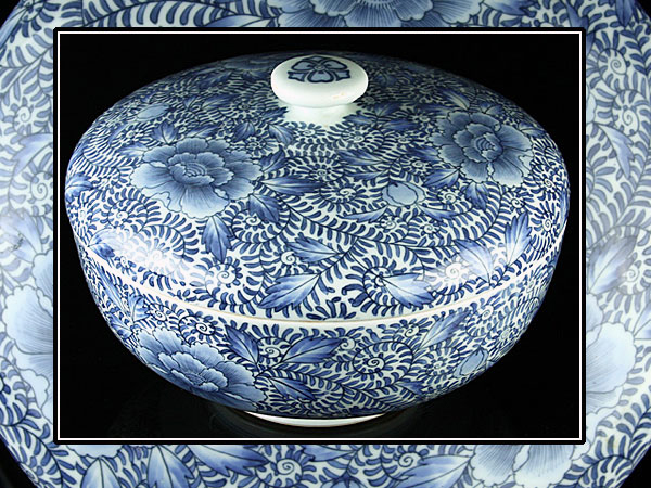 【魁】古美術品 伊万里 染付 蛸唐草文 蓋物 菓子器 共箱