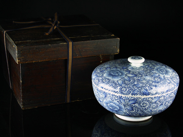 【魁】古美術品 伊万里 染付 蛸唐草文 蓋物 菓子器 共箱
