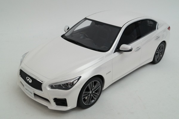京商 日産 1⁄18 スカイライン 350GT - | ホワイト Hybrid KSR18005Wの