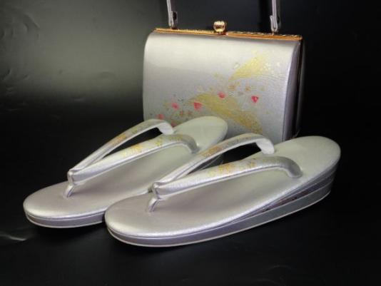 【セール，安い】 三作 税込 金鷲 礼装用草履バッグセット 訳あり A89(バッグ)｜売買されたオークション情報、yahooの商品情報をアーカイブ公開 - オークファン バッグ