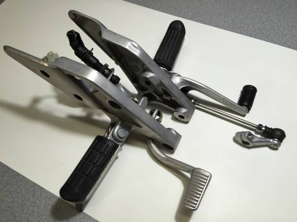 ☆純正ステップ☆CB-1300SF/SC54☆ ご覧頂きましてありがとう御座い