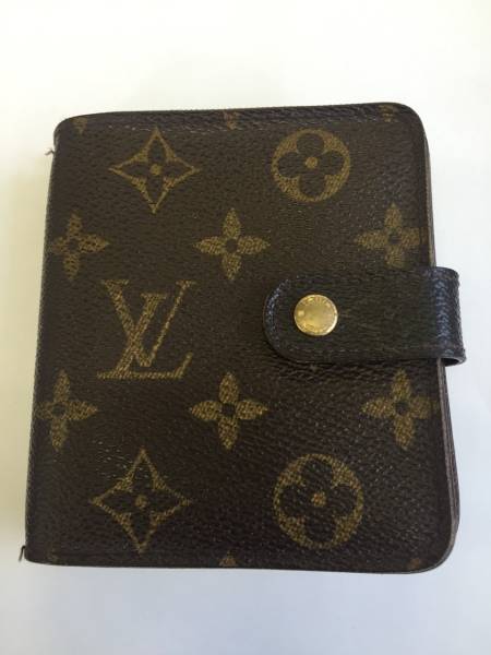 ルイヴィトン　モノグラム　折り財布小銭入れ付　