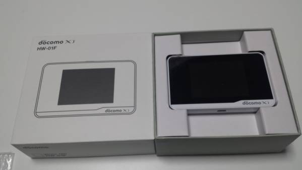 docomo HW-01F 1日のみ使用_3
