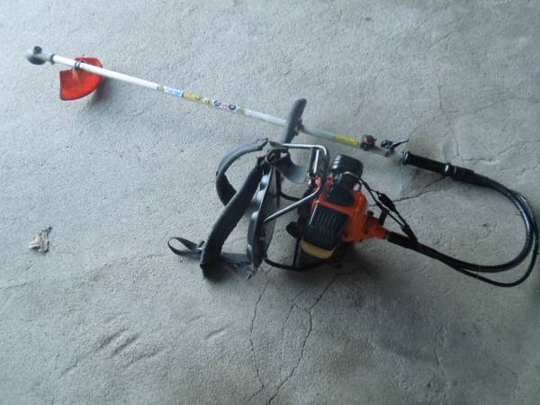 中古　プロ用信頼の共立　背負いタイプ　２６ｃｃ　作動品