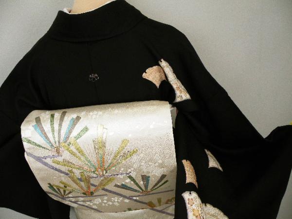 ◆衣紋屋◆8286 【1円～】 一つ紋付 雪銀杏文様 訪問着 黒