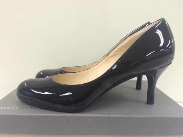☆アトリエブルージュ☆ラウンドパンプス エナメルブラック 24.5