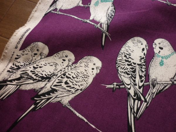 布地ws*5m♪インコの柄綿麻キャンバス/むらさき