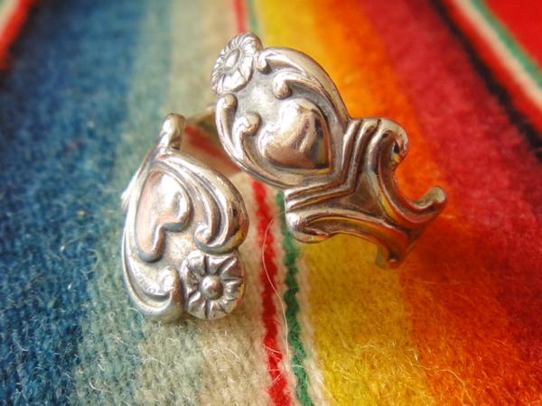 ビンテージ AVON ハート シルバー製リング指輪 アンティーク