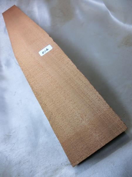 Kz Guitar ホンジュラス・マホガニー・ネック OR Neckの Mahogany