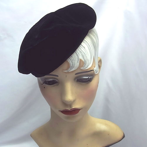 ヴィンテージ帽子　ブラック ベロア　ベレー帽　-Betmar-　1688