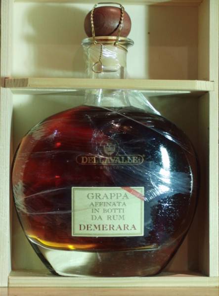 ●デッラヴァ―レ　グラッパ　デメララ　ラムカスク　42％