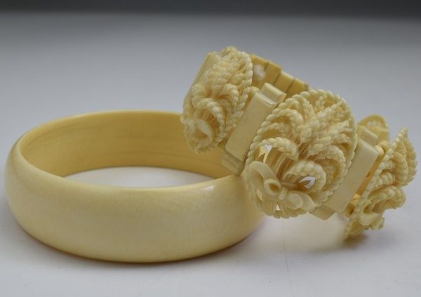 5388. 象牙 ブレスレット 2点 / 東洋彫刻バングルアクセサリー