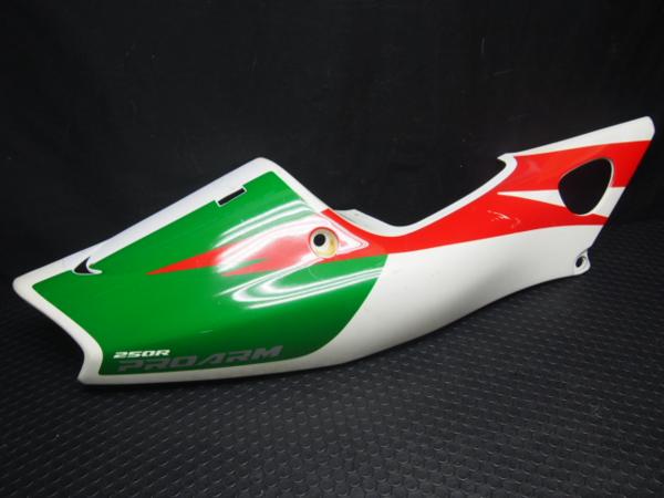 NSR250R/MC28純正右シートカウル/テールカウル オートバイ カウル