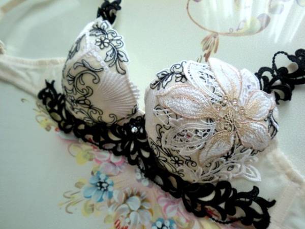 サルート☆深海の宮殿☆D65☆BE☆新品タグ☆ワコール