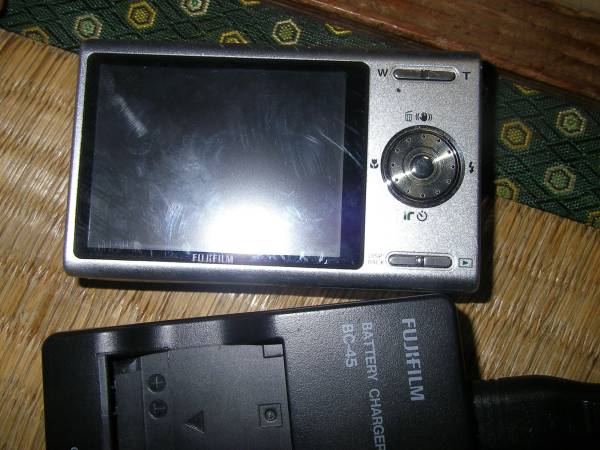 ●FUJIFILM★デジタルカメラ★FinePix Z100 fd●_3