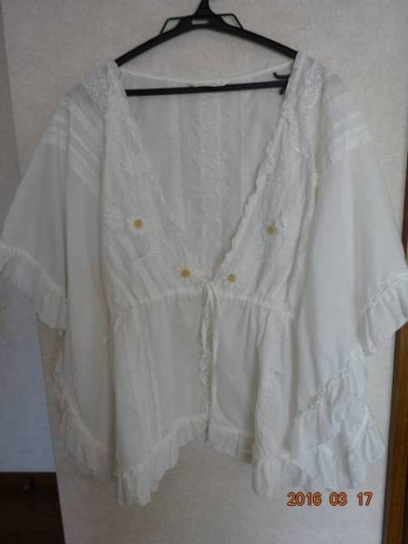 最安値，定番人気 ひな菊モチーフポンチョ(ジャケット、上着)｜売買されたオークション情報、yahooの商品情報をアーカイブ公開 - オークファン 女性用