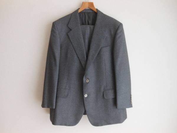 新品同様 バーバリーBURBERRY メンズスーツ グレーBE3美品 秋冬 中古