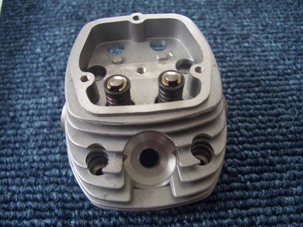 絶版　小川精機　水平２気筒　シリンダーヘッド　ＦＴ－120Ⅱ