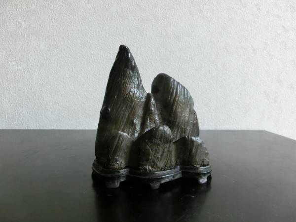 水石、、金山石、、、連山形 （寸石、超珍品）