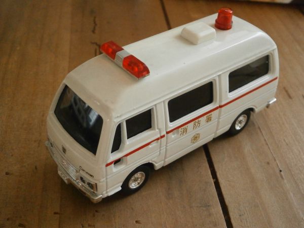 トミカ ダンディ 日産 キャラバン 救急車 音・光OK 1/43 1台 トミカ No