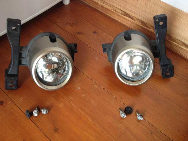 トヨタ ハイエース 200系 純正フォグランプ 中古 左右セット