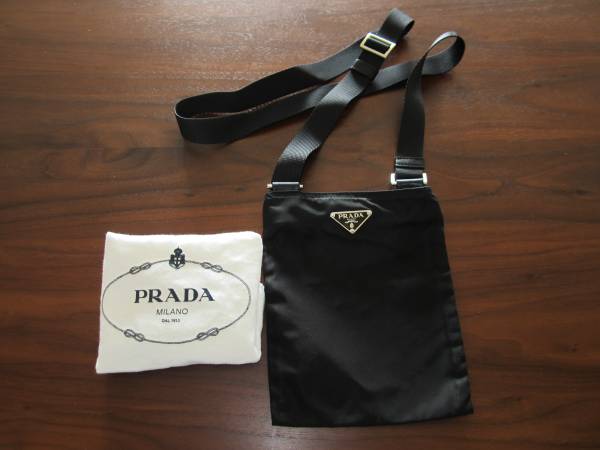 （新品同様）PRADA（プラダ)ナイロン　ショルダーバッグ