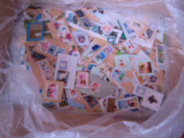 紙付き記念・特殊・ふるさと切手約9.0ｋｇ