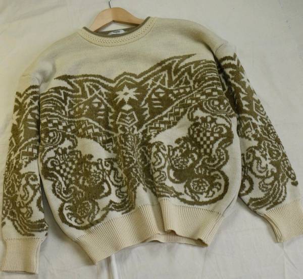 BR1516○モディリアーニ○Mサイズクリーム色ニットセーター