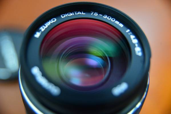 M.ZUIKO DIGITAL ED 75-300mm F4.8-6.7 II 残2ヶ月の保証書付