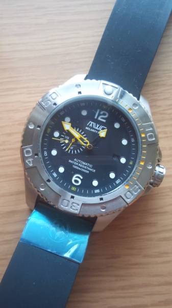 MWG☆モラリティ 1000mダイバーウォッチ☆未使用品
