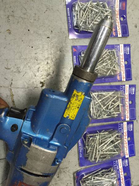 734 電動リペッター ロブスター 動作OK 委託 14.4V 充電式リベッター 