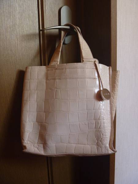 4.2万FURLAフルラ本革型押しレザートートバッグS/MUSA