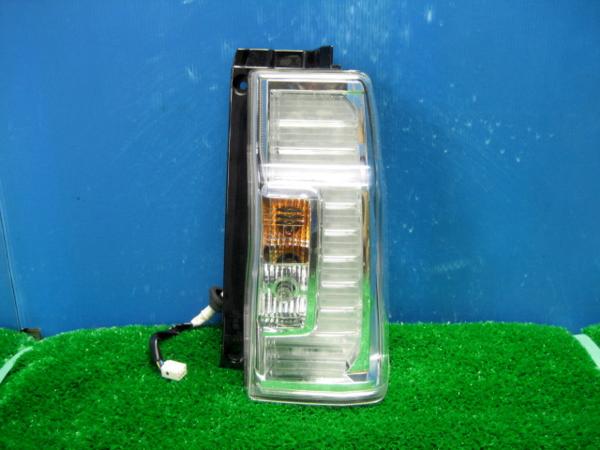 【Q】タントカスタム☆LA600S☆右テールランプ＜A-747＞