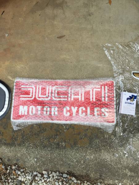 DUCATI ジウジアーロロゴ看板 ベベルオーナーの方いかがですか。